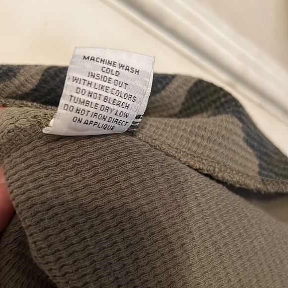 Mark Ecko Cut and Sew XL long sleeve shirt. Camouflage design. - Picture 7 of 7